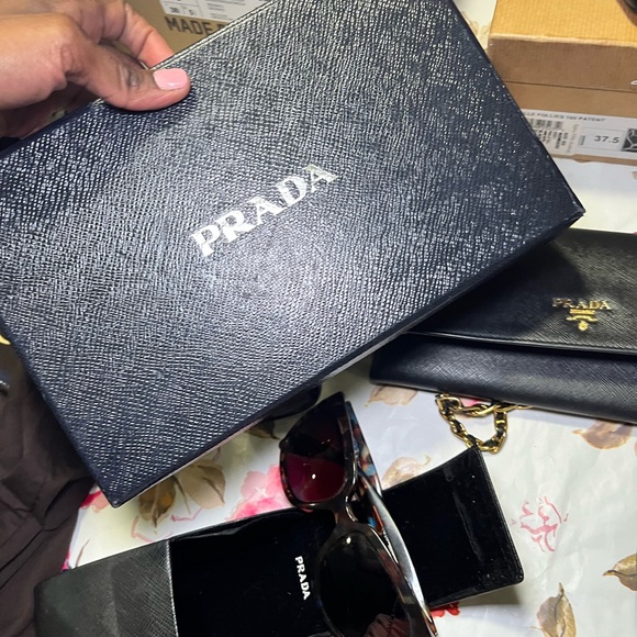 Authentic Prada Saffiano Wallet on a Chain Crossbody bag - Picture 6 of 8